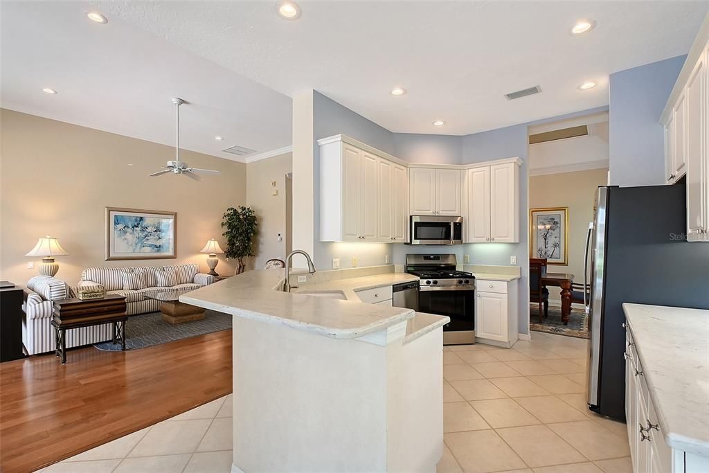 For Sale: $750,000 (2 beds, 2 baths, 2146 Square Feet)