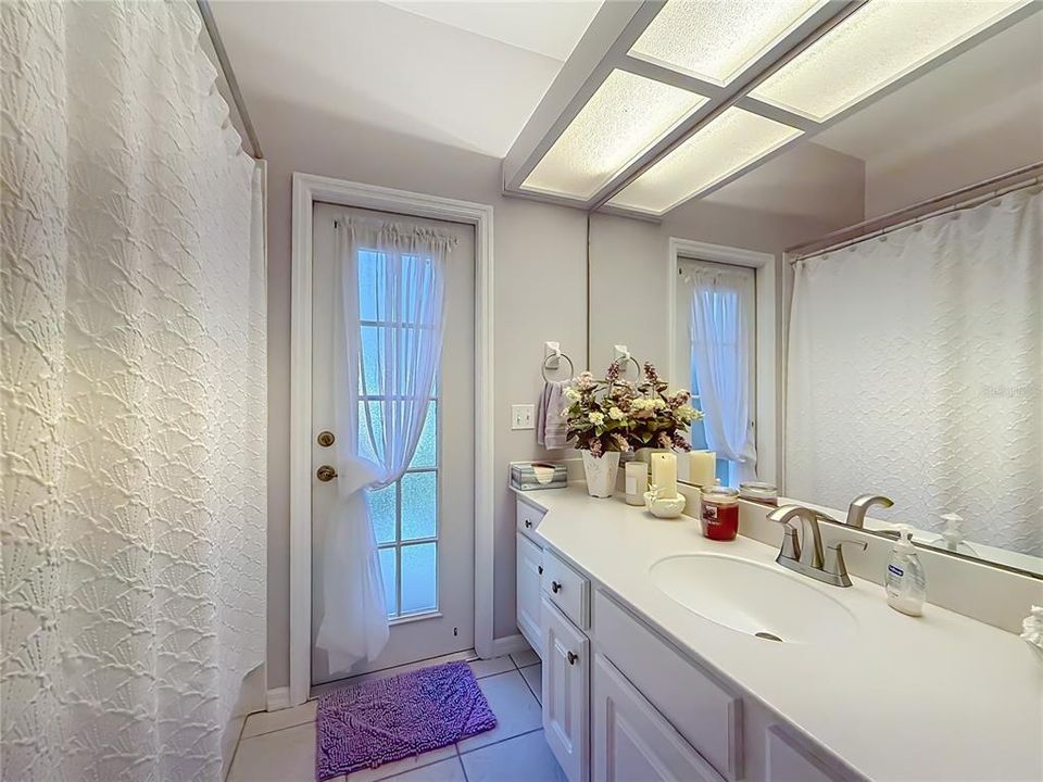 待售: $375,000 (3 贝兹, 2 浴室, 2047 平方英尺)