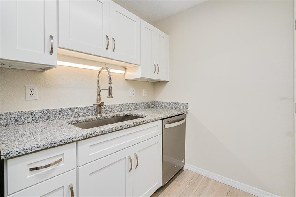 На продажу: $1,800,000 (10 спален, 0 ванн, 15750 Квадратных фут)