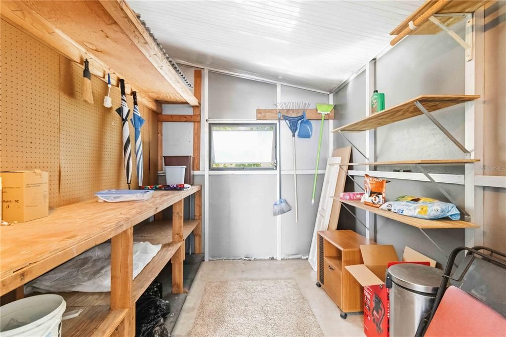 For Sale: $159,900 (2 beds, 2 baths, 1031 Square Feet)