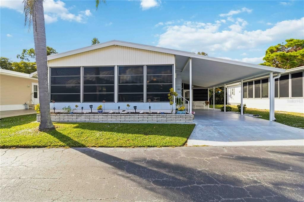 For Sale: $159,900 (2 beds, 2 baths, 1031 Square Feet)