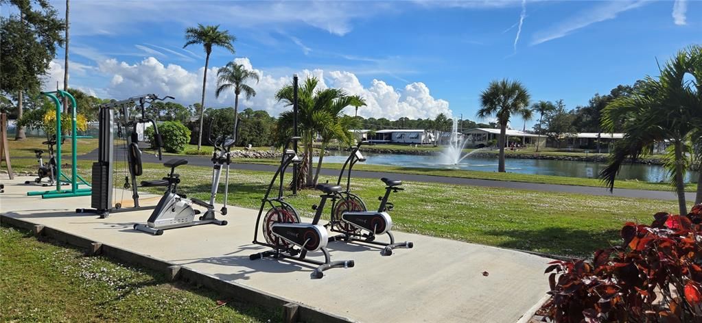 For Sale: $159,900 (2 beds, 2 baths, 1031 Square Feet)