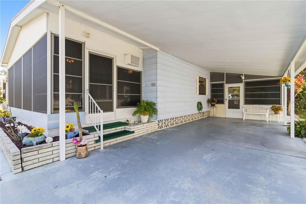 For Sale: $159,900 (2 beds, 2 baths, 1031 Square Feet)