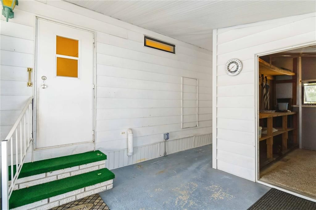 For Sale: $159,900 (2 beds, 2 baths, 1031 Square Feet)