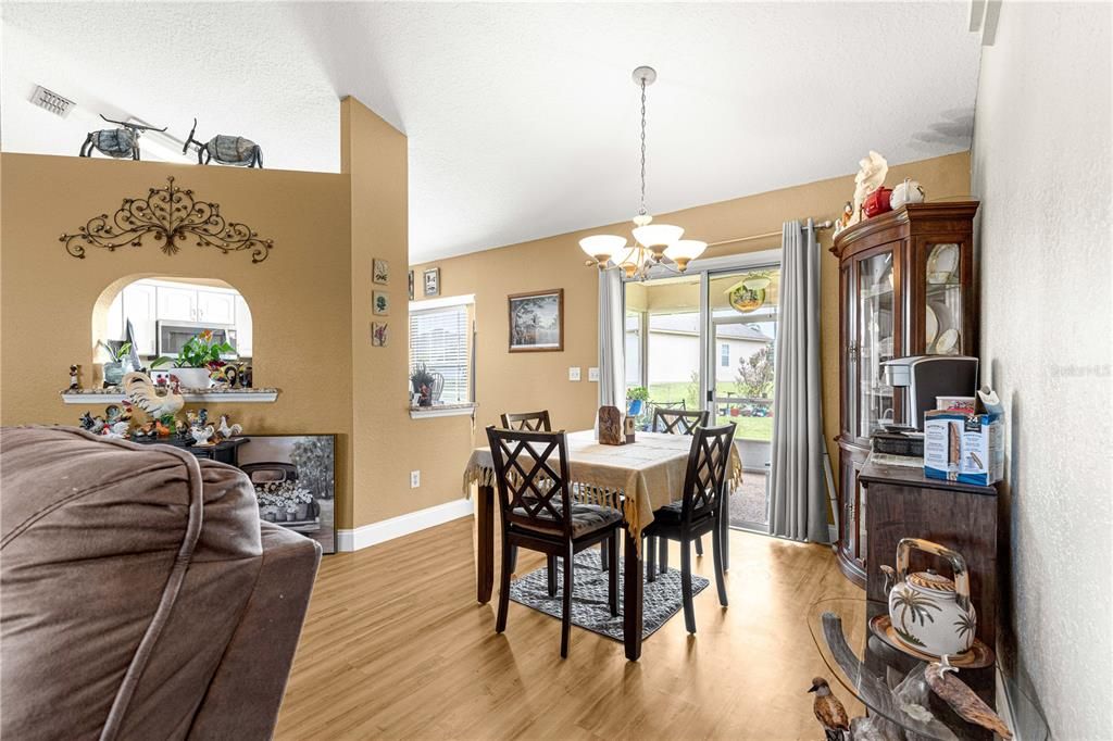 待售: $309,900 (3 贝兹, 2 浴室, 1326 平方英尺)