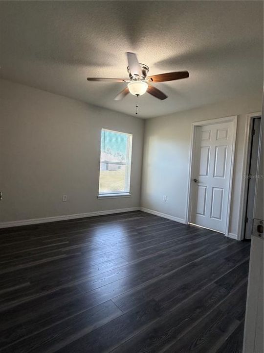 待售: $235,000 (3 贝兹, 2 浴室, 1334 平方英尺)