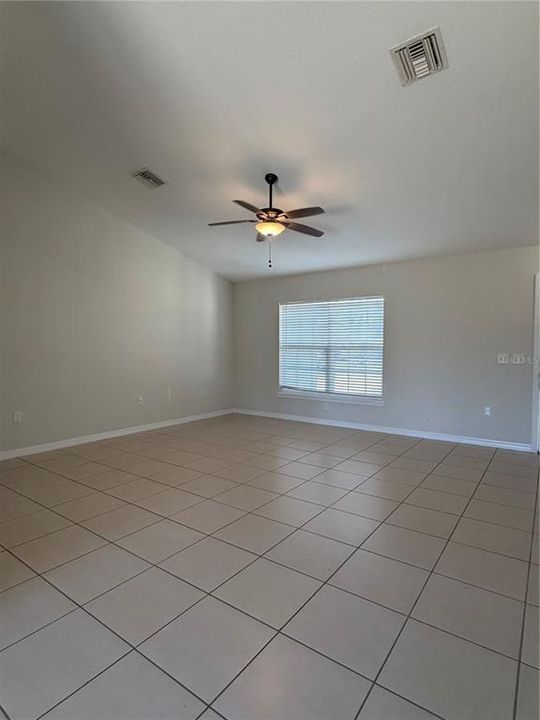 待售: $235,000 (3 贝兹, 2 浴室, 1334 平方英尺)