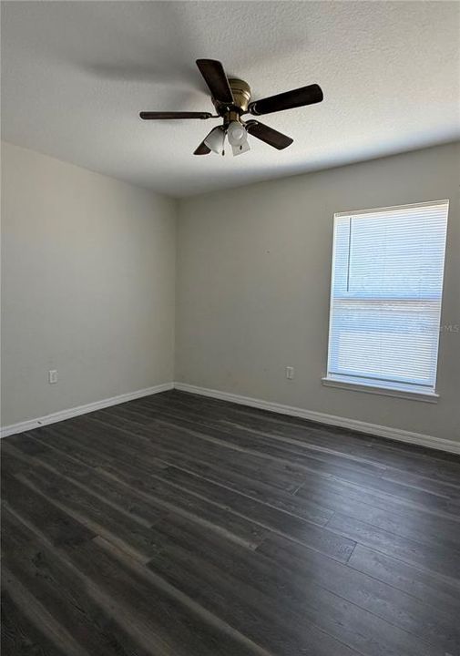 待售: $235,000 (3 贝兹, 2 浴室, 1334 平方英尺)