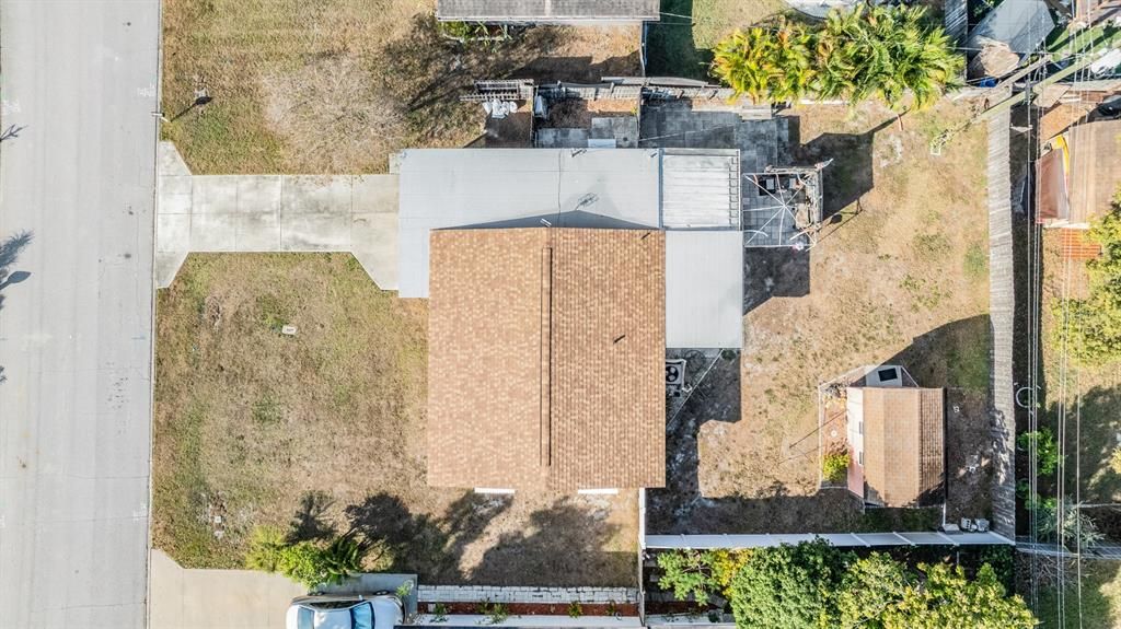 For Sale: $295,000 (2 beds, 1 baths, 900 Square Feet)