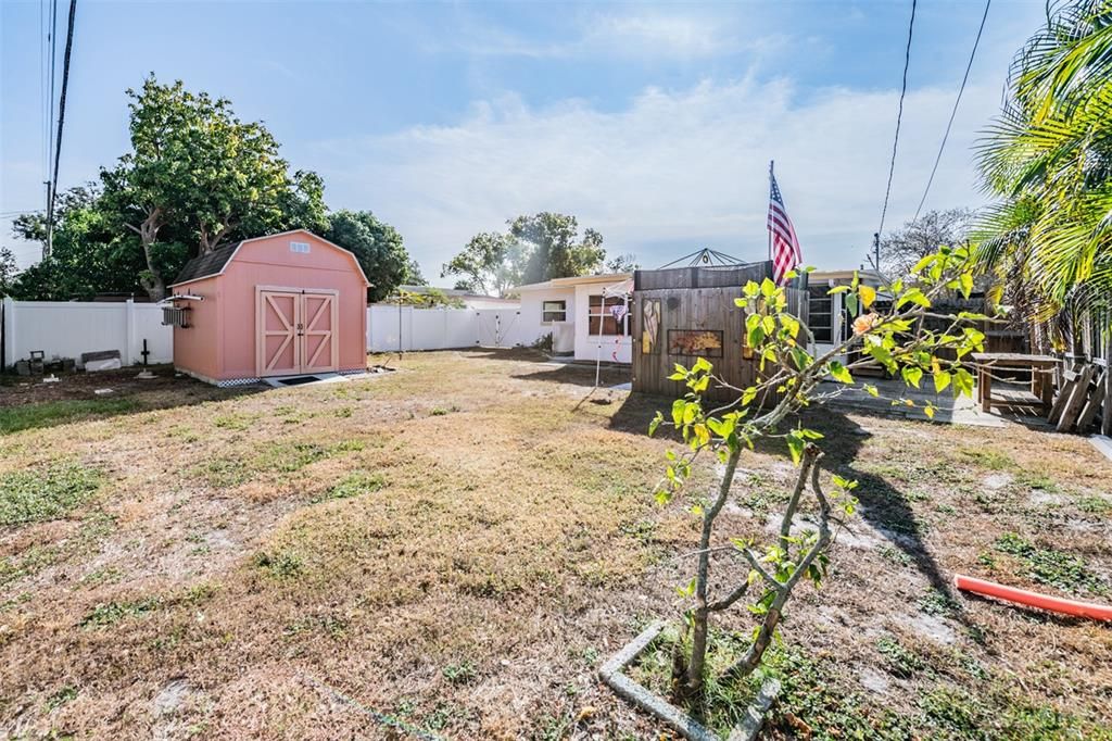 For Sale: $295,000 (2 beds, 1 baths, 900 Square Feet)