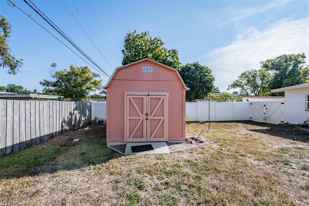 For Sale: $295,000 (2 beds, 1 baths, 900 Square Feet)