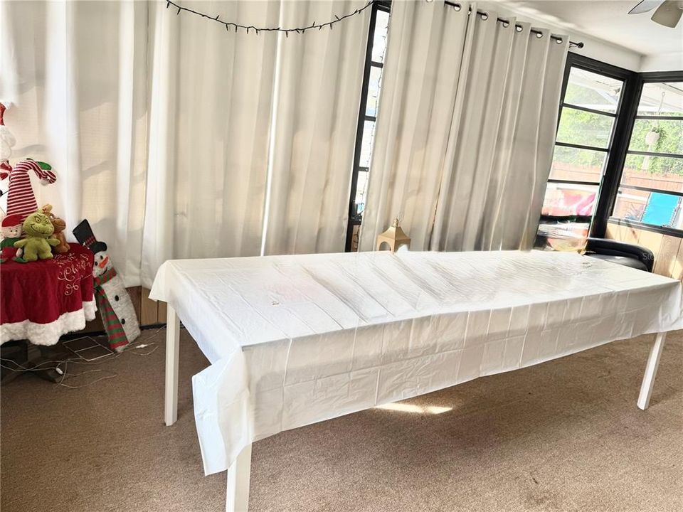 For Sale: $279,900 (2 beds, 2 baths, 1143 Square Feet)