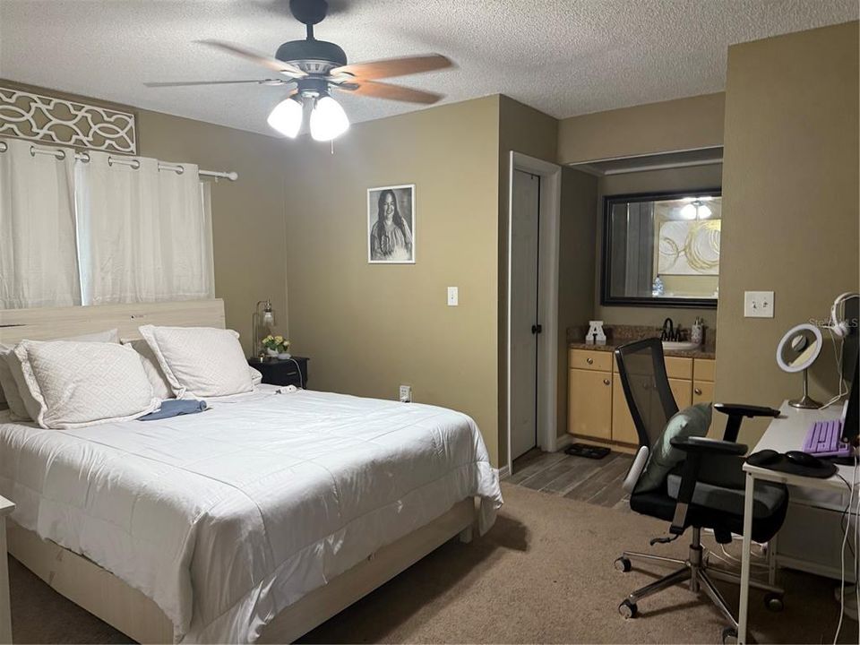 For Sale: $279,900 (2 beds, 2 baths, 1143 Square Feet)