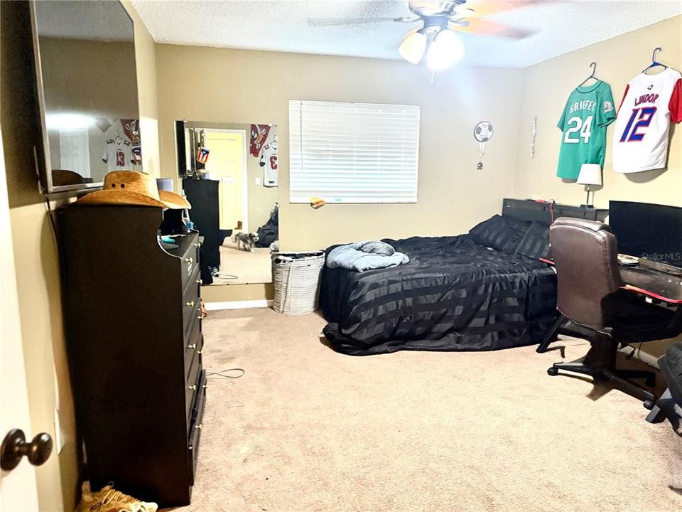 For Sale: $279,900 (2 beds, 2 baths, 1143 Square Feet)