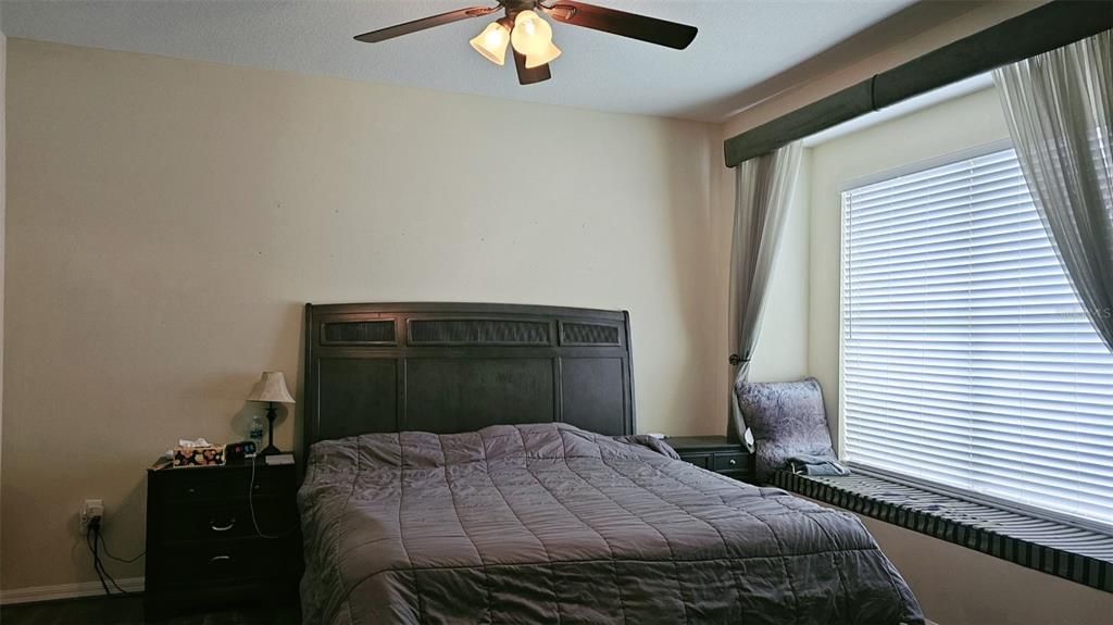 На продажу: $350,000 (3 спален, 2 ванн, 1557 Квадратных фут)