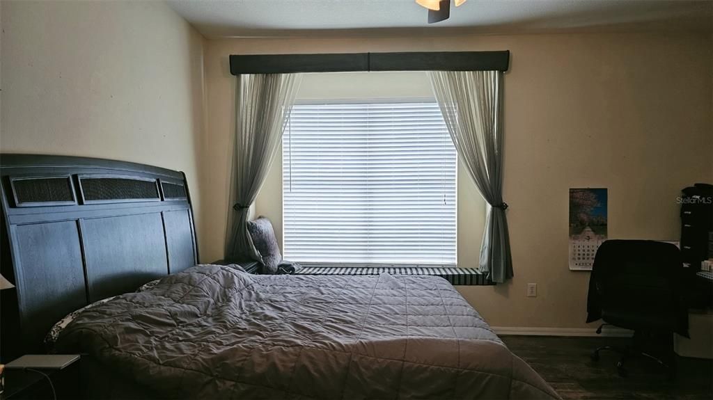 На продажу: $350,000 (3 спален, 2 ванн, 1557 Квадратных фут)