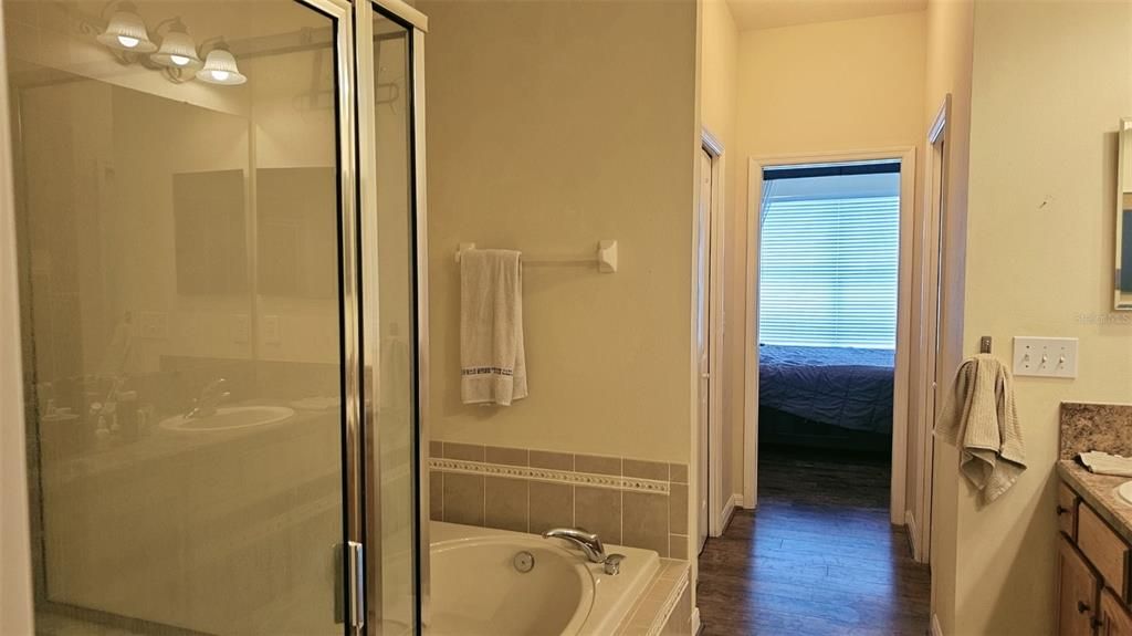 На продажу: $350,000 (3 спален, 2 ванн, 1557 Квадратных фут)