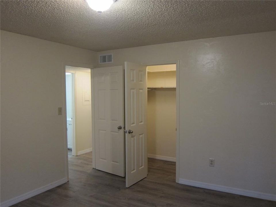 For Rent: $1,050 (2 beds, 1 baths, 900 Square Feet)