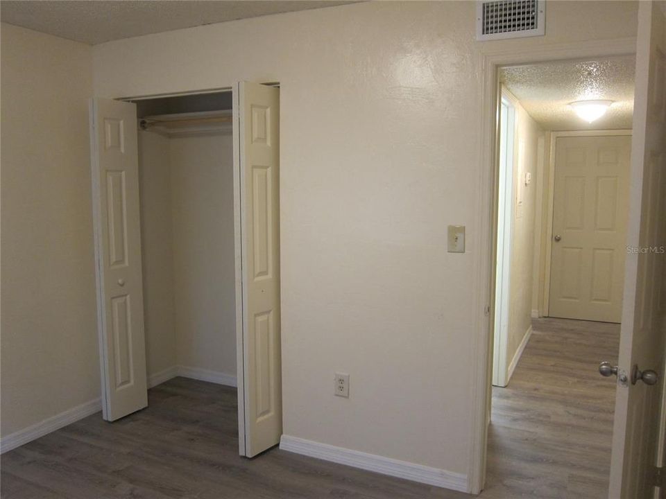 For Rent: $1,050 (2 beds, 1 baths, 900 Square Feet)