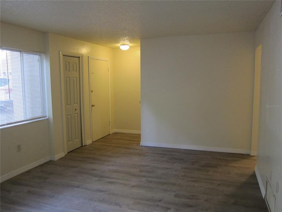 For Rent: $1,050 (2 beds, 1 baths, 900 Square Feet)