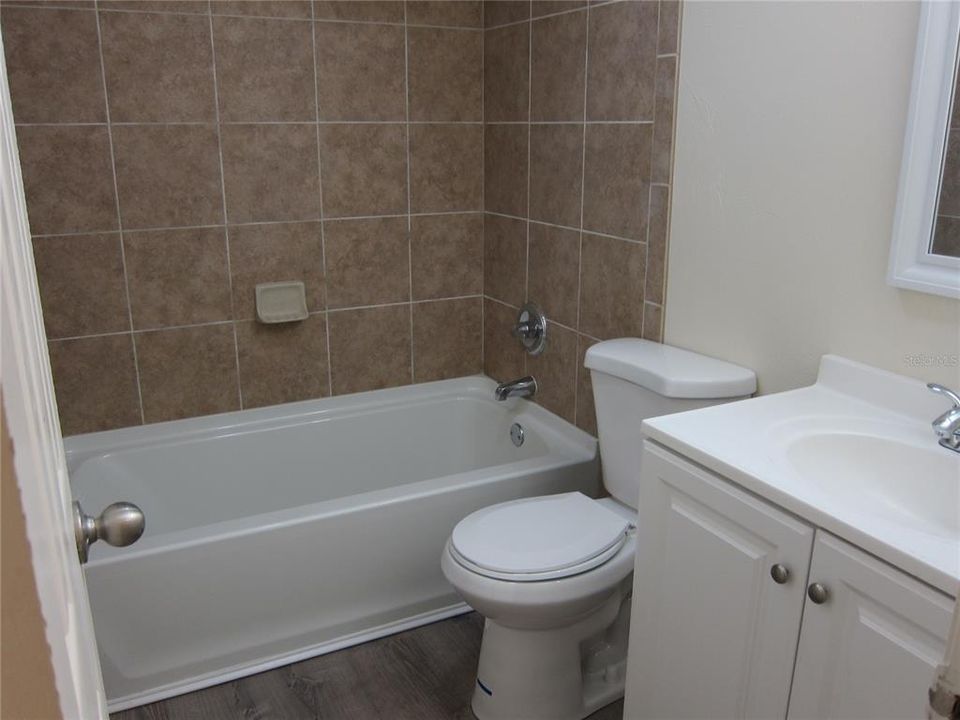 For Rent: $1,050 (2 beds, 1 baths, 900 Square Feet)