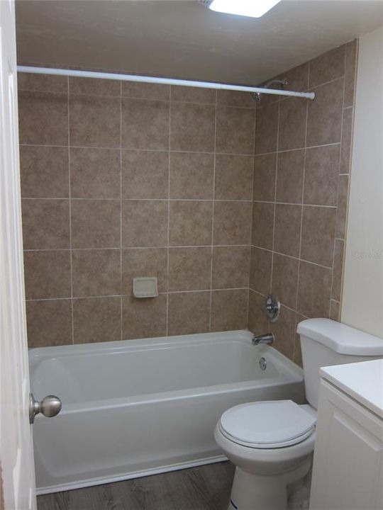 For Rent: $1,050 (2 beds, 1 baths, 900 Square Feet)