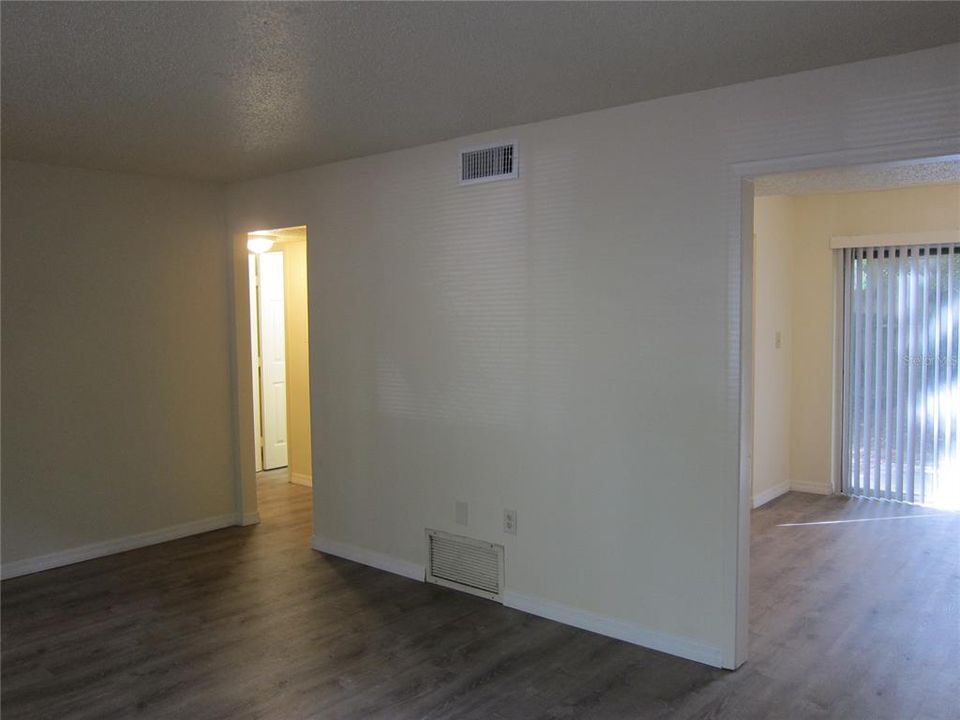 For Rent: $1,050 (2 beds, 1 baths, 900 Square Feet)