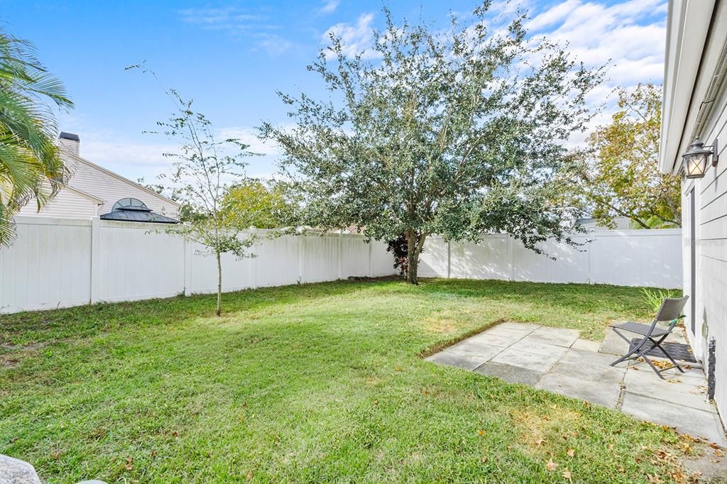 For Sale: $299,990 (2 beds, 2 baths, 1162 Square Feet)