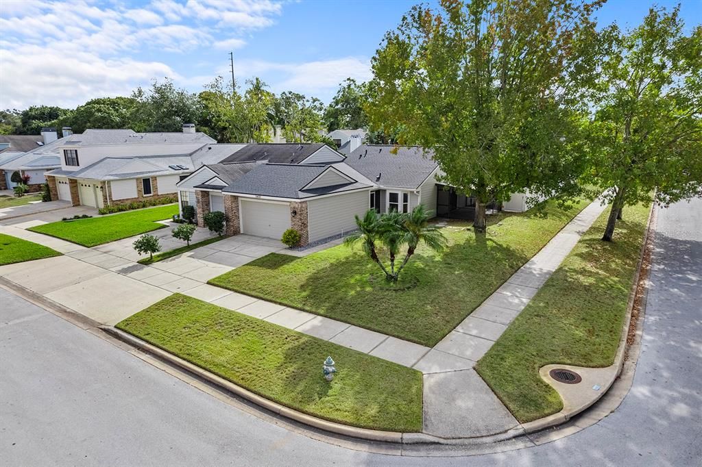 For Sale: $299,990 (2 beds, 2 baths, 1162 Square Feet)