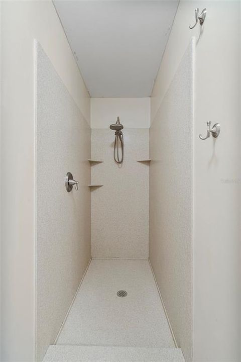 For Sale: $299,990 (2 beds, 2 baths, 1162 Square Feet)