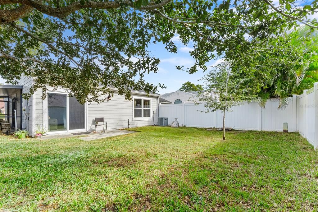 For Sale: $299,990 (2 beds, 2 baths, 1162 Square Feet)