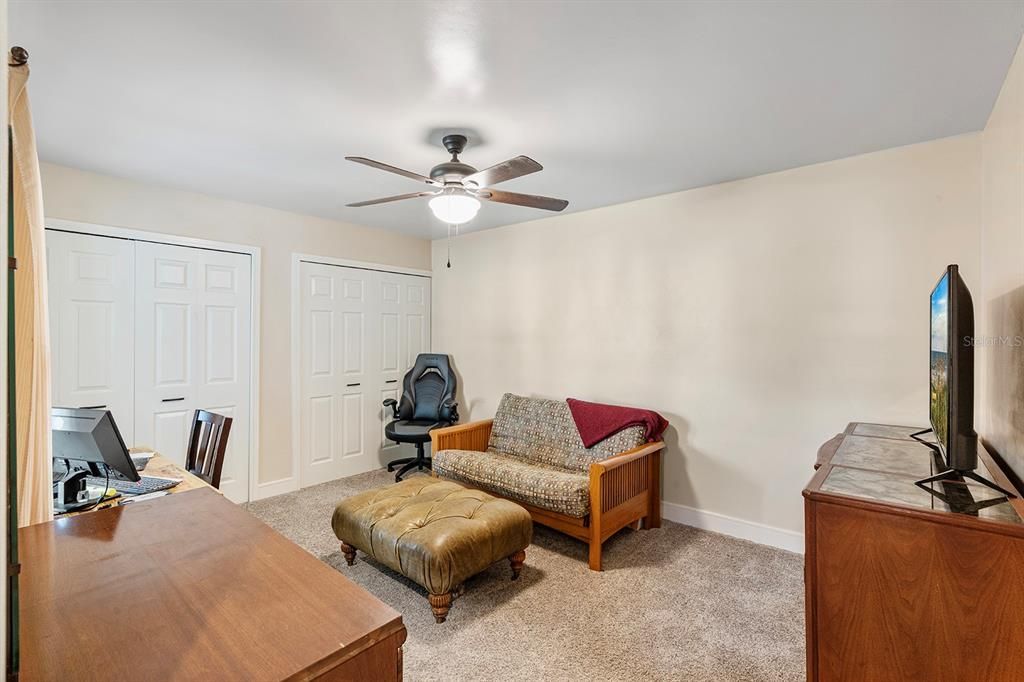 For Sale: $299,990 (2 beds, 2 baths, 1162 Square Feet)