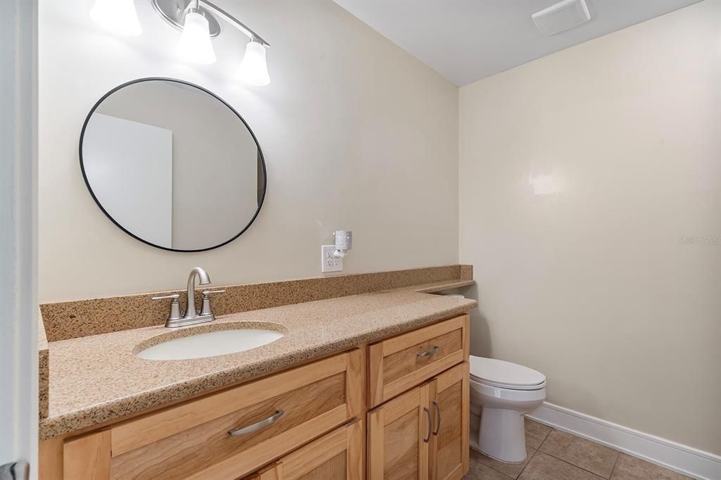 For Sale: $299,990 (2 beds, 2 baths, 1162 Square Feet)