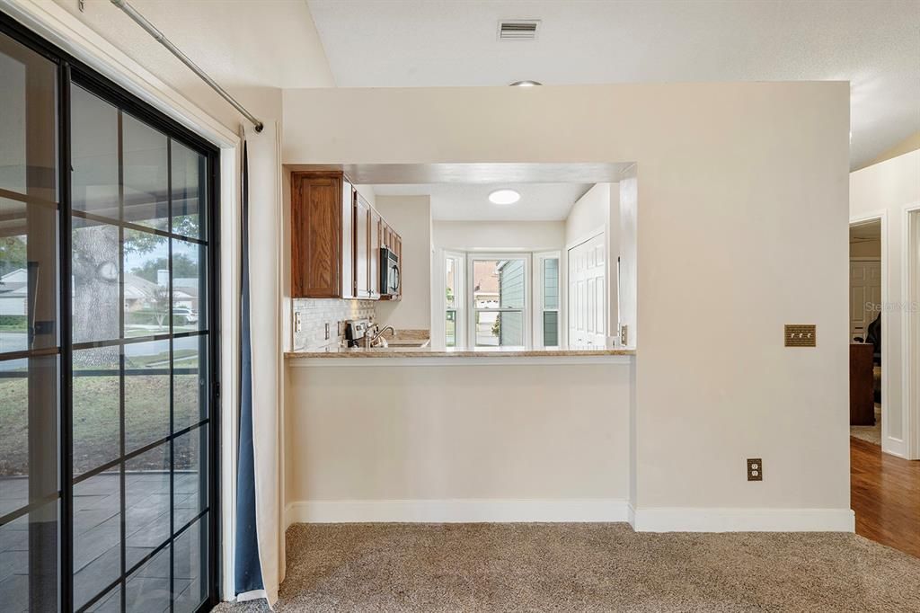 For Sale: $299,990 (2 beds, 2 baths, 1162 Square Feet)