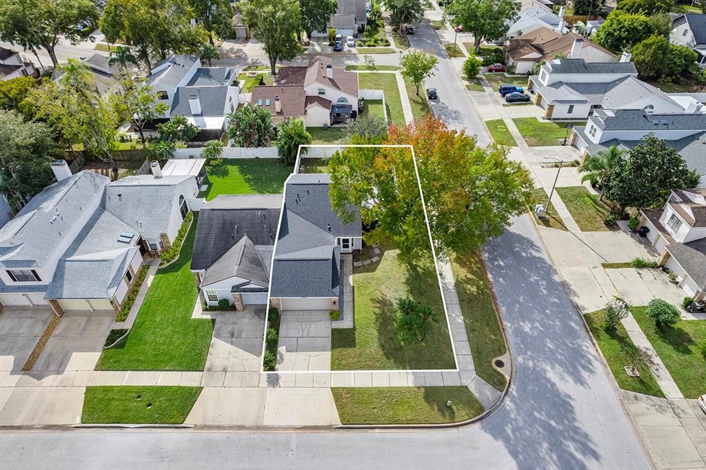 For Sale: $299,990 (2 beds, 2 baths, 1162 Square Feet)