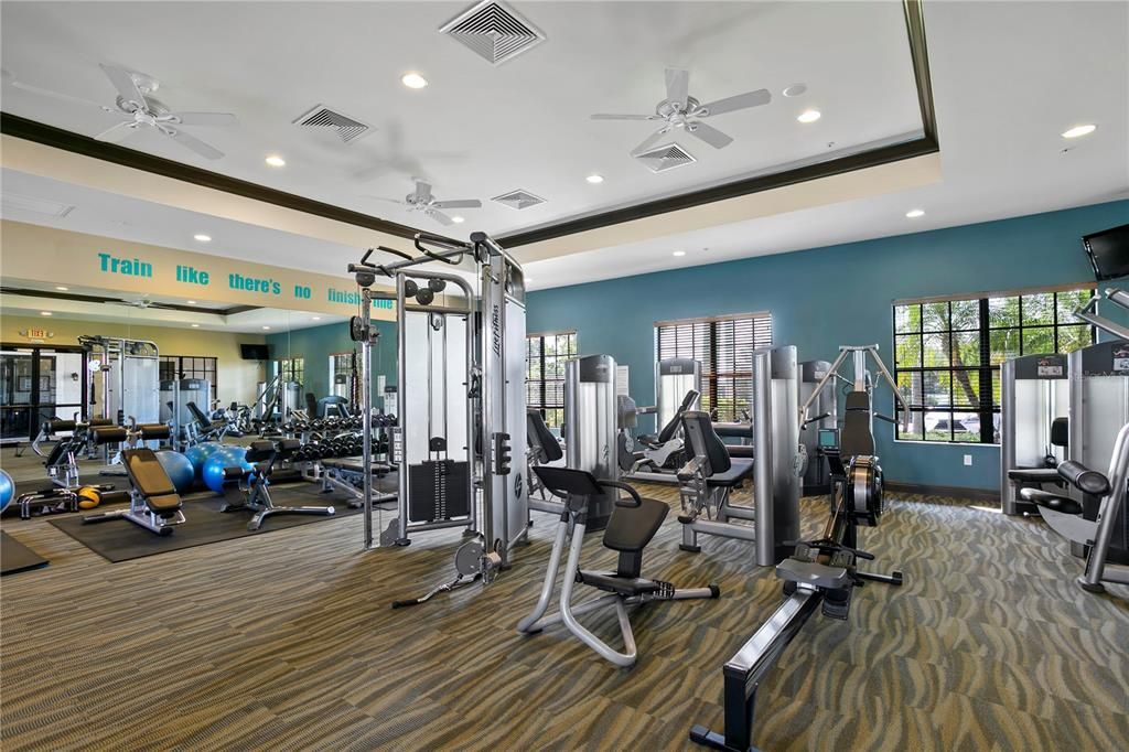 En Venta: $999,900 (4 camas, 3 baños, 2601 Pies cuadrados)