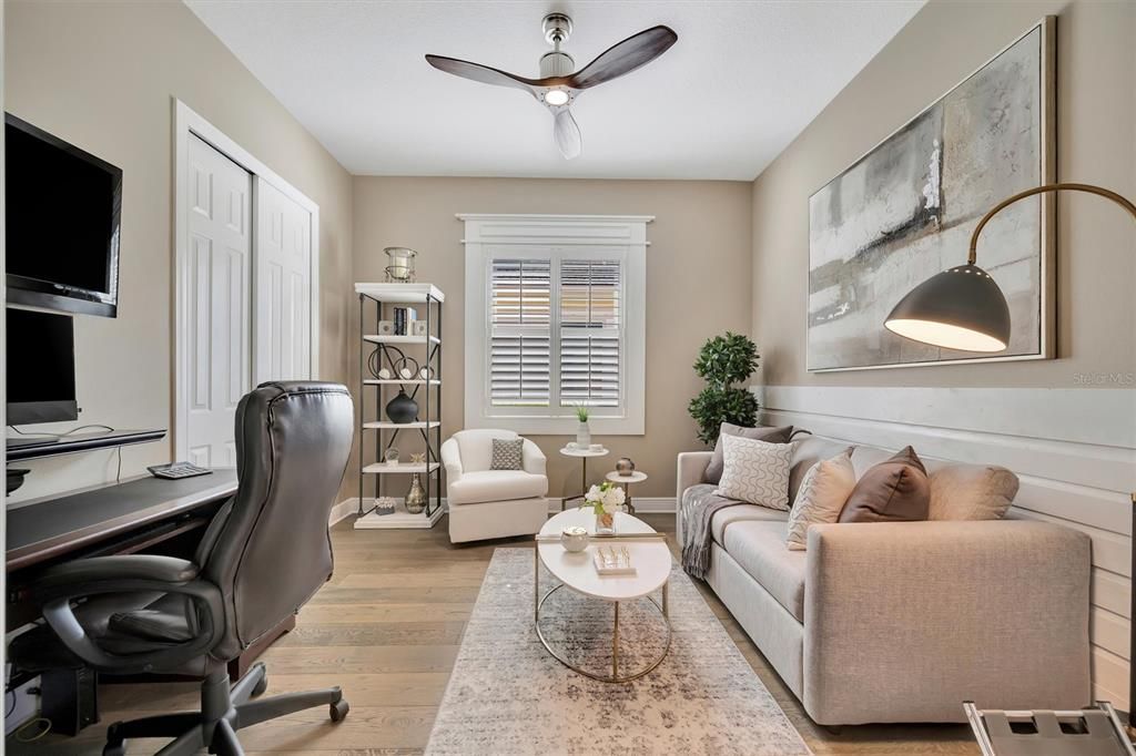 En Venta: $999,900 (4 camas, 3 baños, 2601 Pies cuadrados)