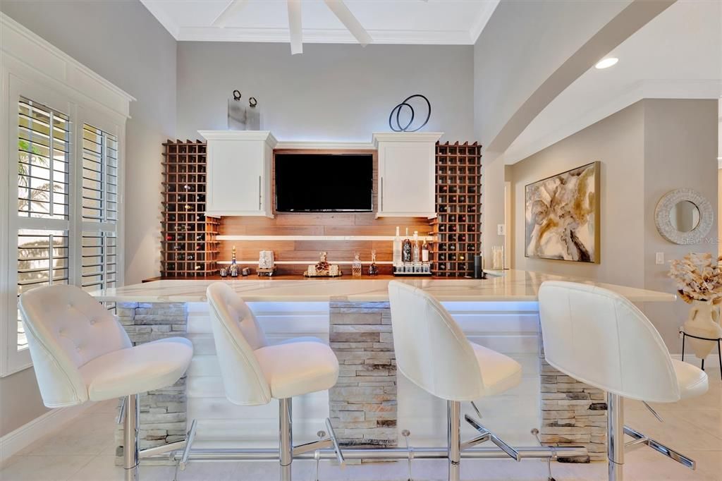 En Venta: $999,900 (4 camas, 3 baños, 2601 Pies cuadrados)