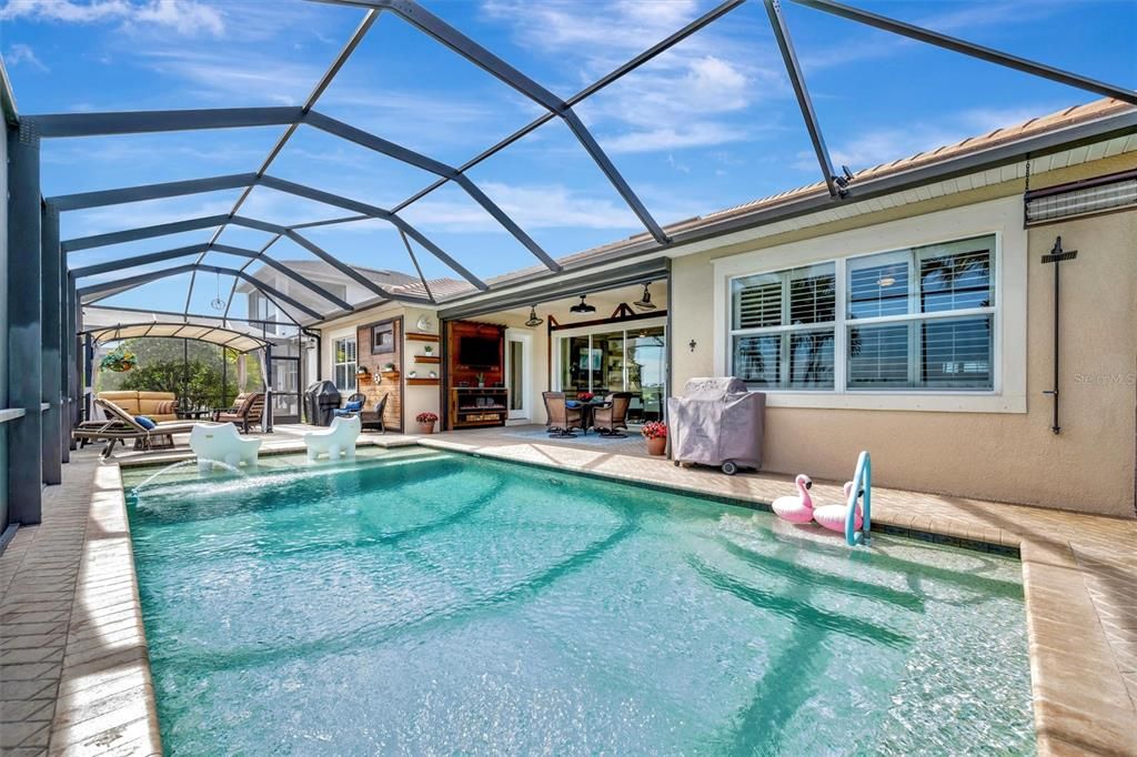 En Venta: $999,900 (4 camas, 3 baños, 2601 Pies cuadrados)