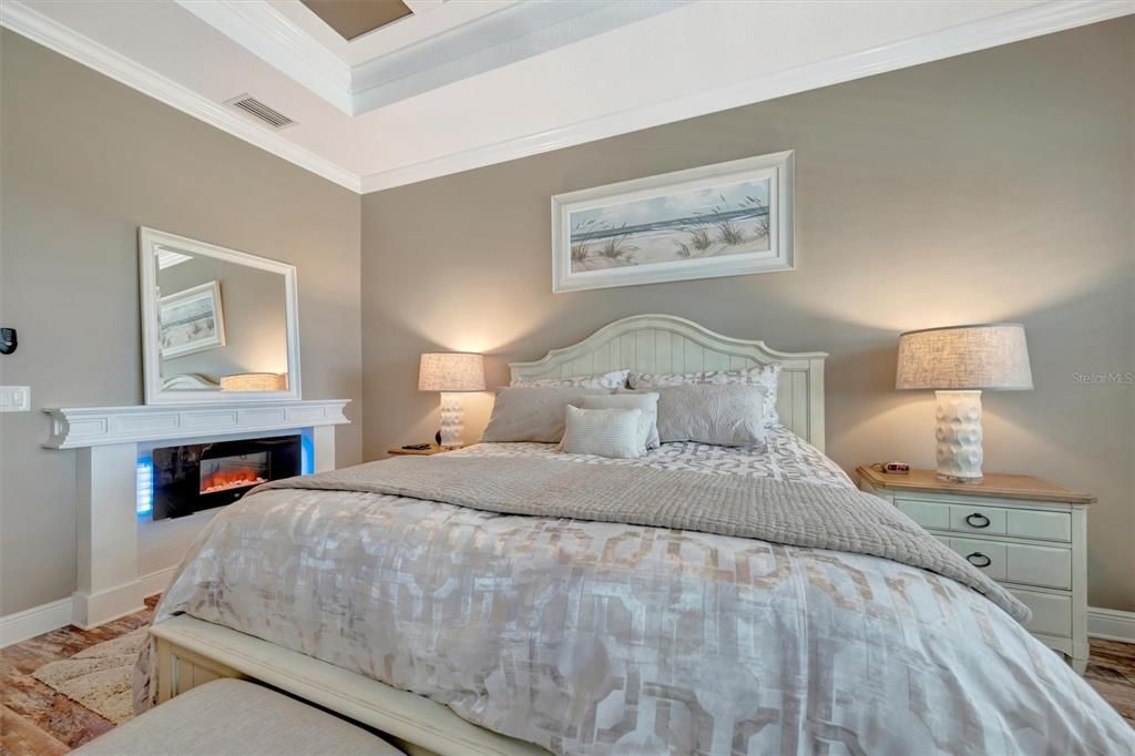 En Venta: $999,900 (4 camas, 3 baños, 2601 Pies cuadrados)