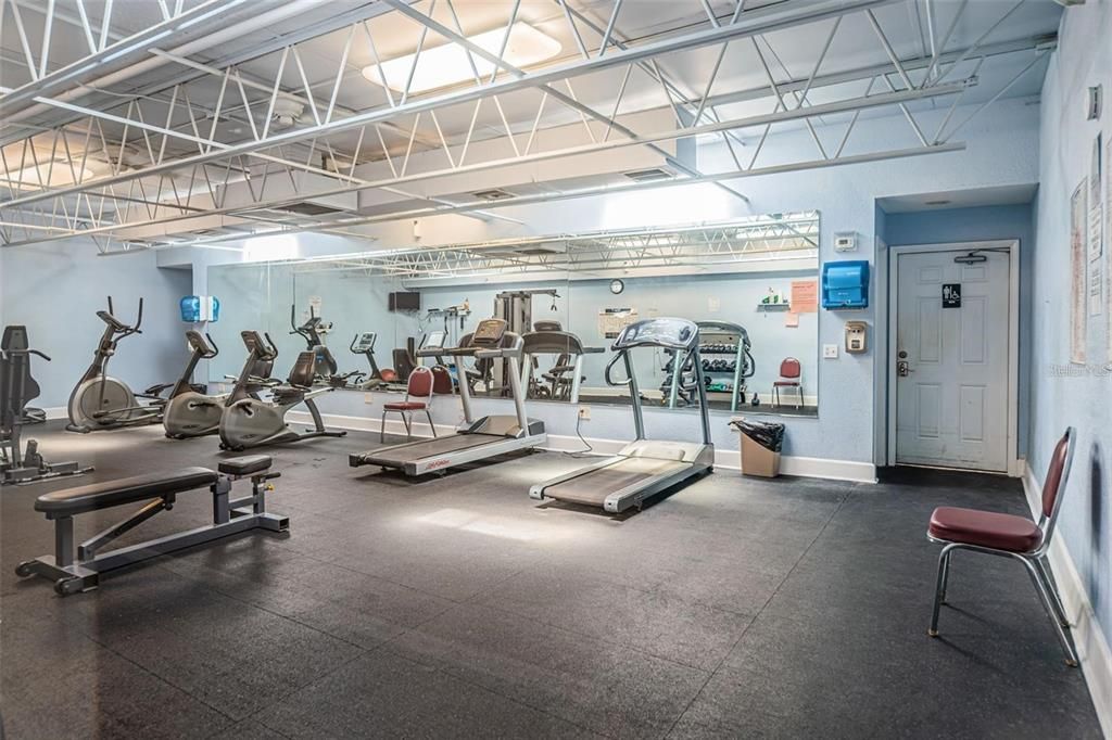 待售: $255,000 (2 贝兹, 2 浴室, 1340 平方英尺)