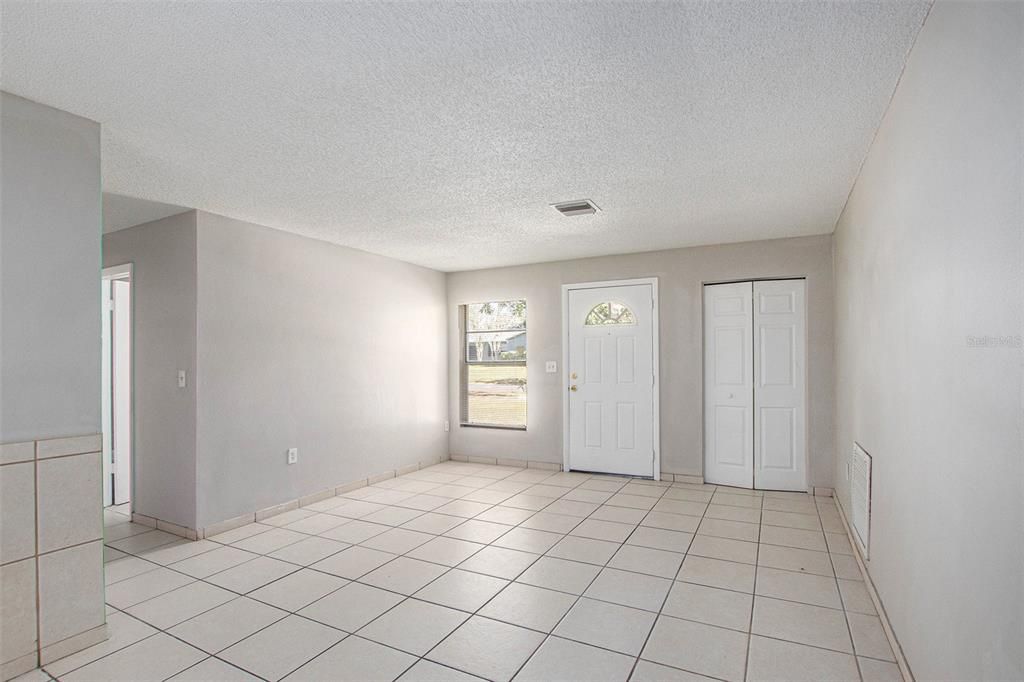 出租: $2,300 (3 贝兹, 2 浴室, 1268 平方英尺)