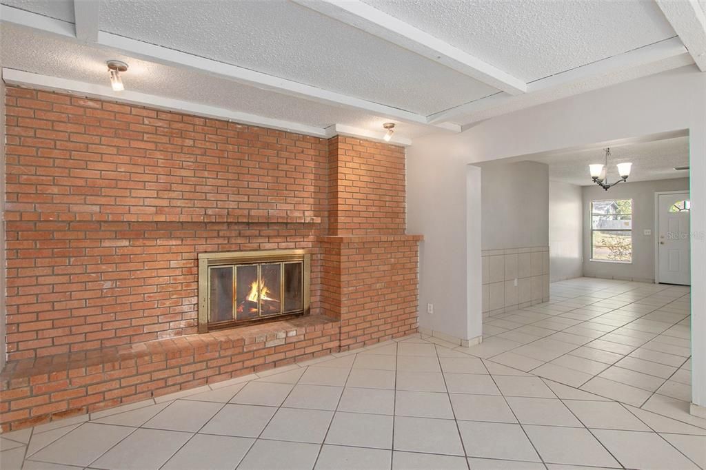 出租: $2,300 (3 贝兹, 2 浴室, 1268 平方英尺)