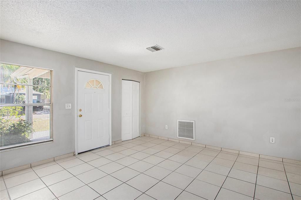 出租: $2,300 (3 贝兹, 2 浴室, 1268 平方英尺)