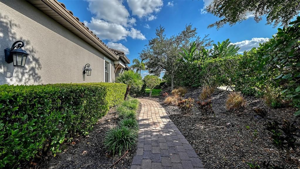 На продажу: $725,000 (2 спален, 2 ванн, 1664 Квадратных фут)