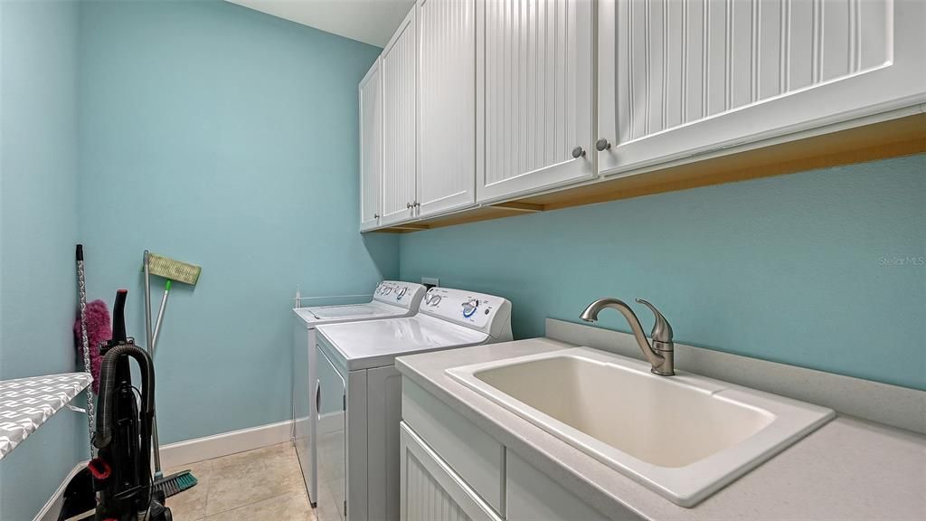 На продажу: $725,000 (2 спален, 2 ванн, 1664 Квадратных фут)