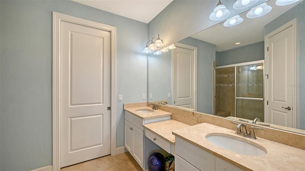 На продажу: $725,000 (2 спален, 2 ванн, 1664 Квадратных фут)