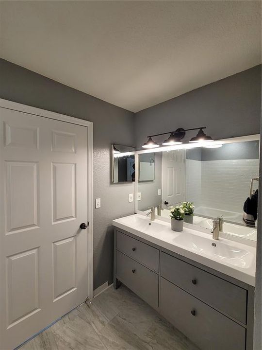 В аренду: $1,850 (2 спален, 2 ванн, 1062 Квадратных фут)