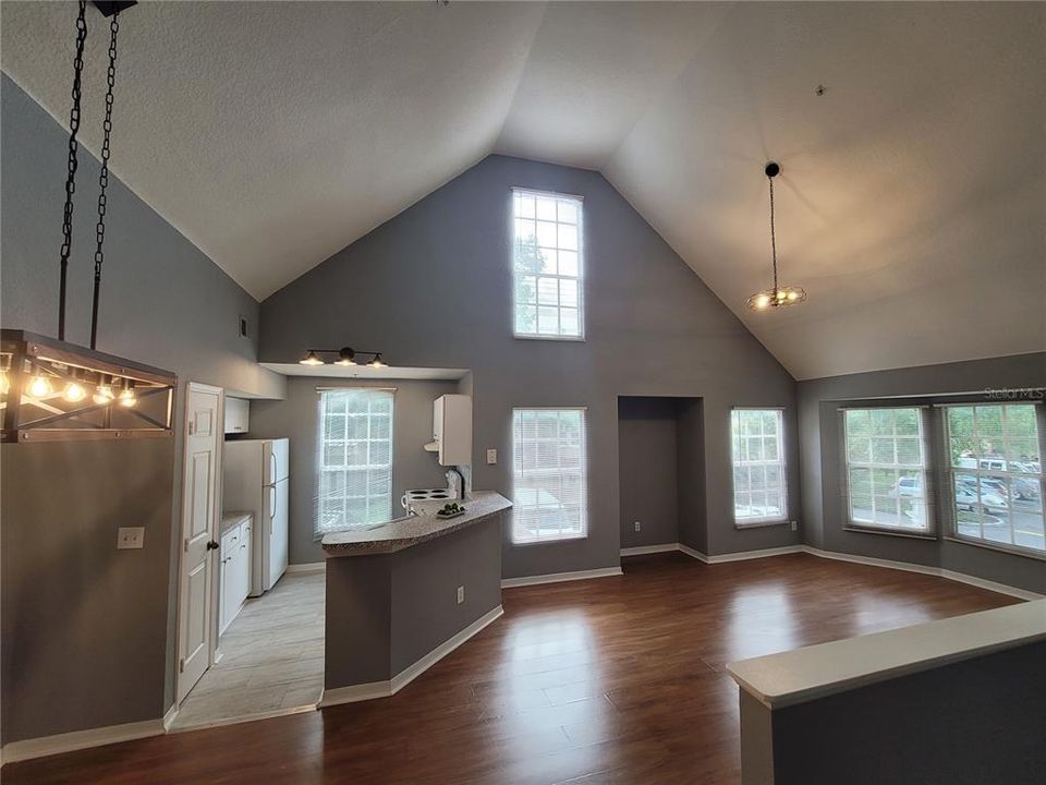 В аренду: $1,850 (2 спален, 2 ванн, 1062 Квадратных фут)