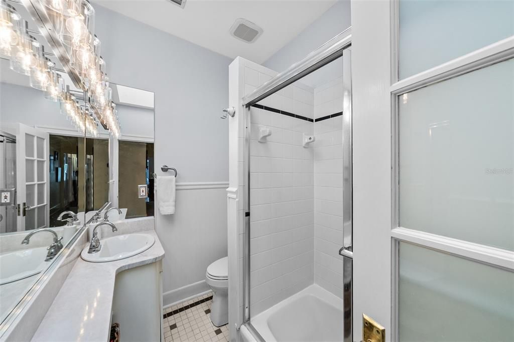 На продажу: $895,000 (3 спален, 2 ванн, 1500 Квадратных фут)